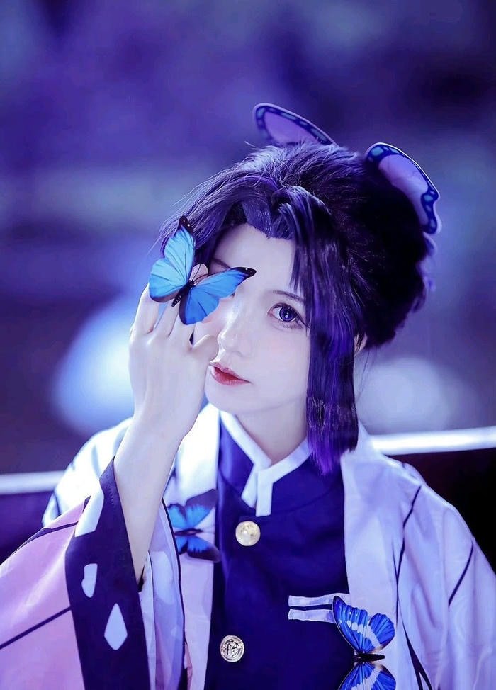 hình cosplay shinobu trang phục tím