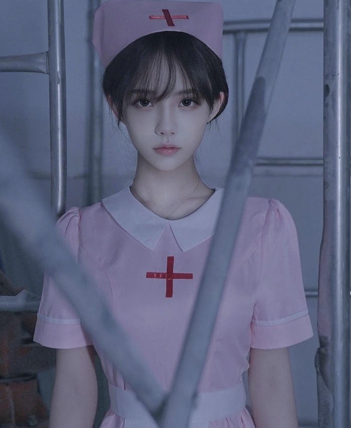 hình cosplay y tá biểu trưng y tế