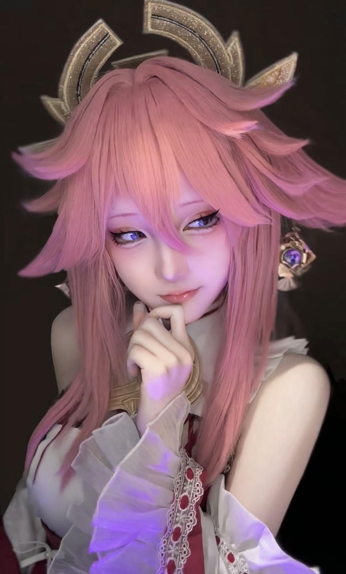 hình cosplay yae miko áo choàng mỏng