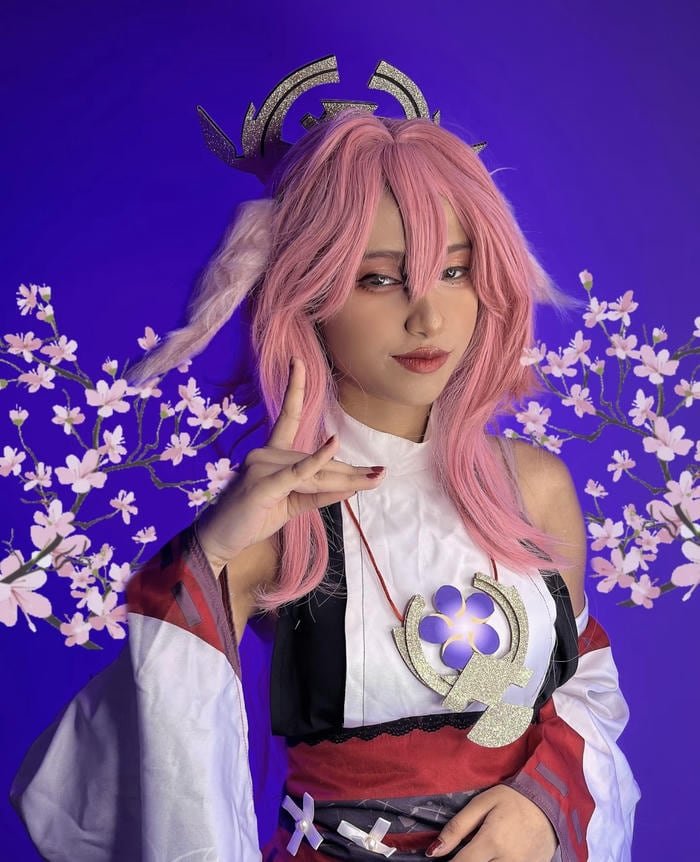 hình cosplay yae miko băng thắt lưng