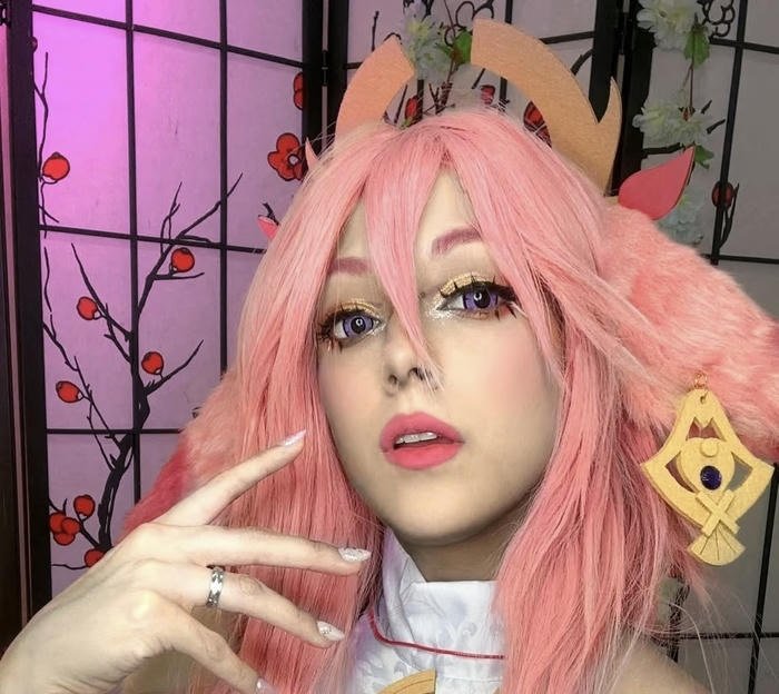 hình cosplay yae miko y phục truyền thống