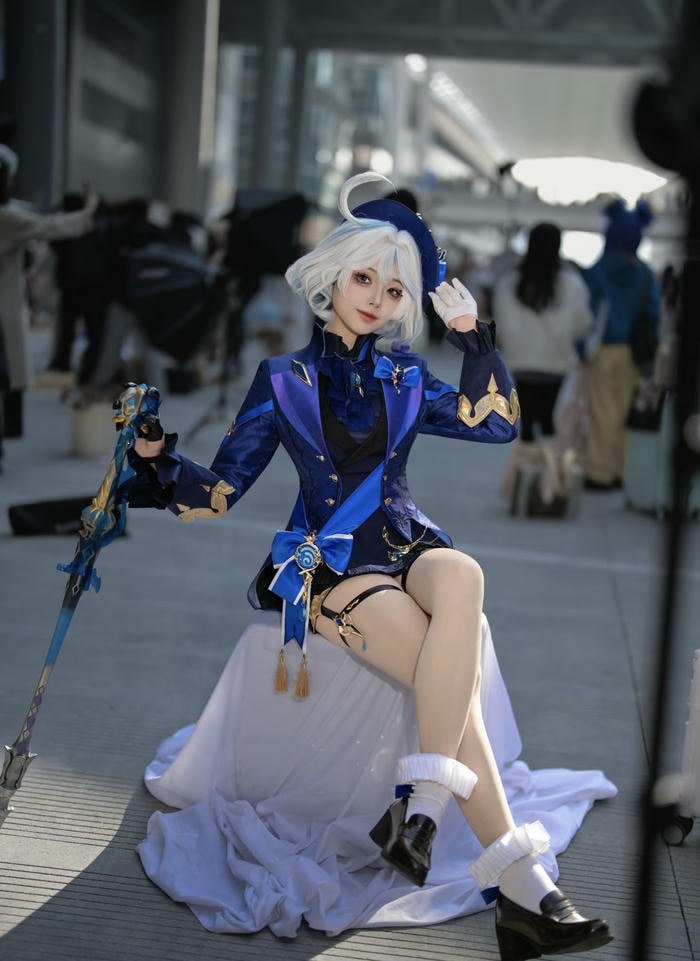 hình furina cosplay chụp xa đẹp