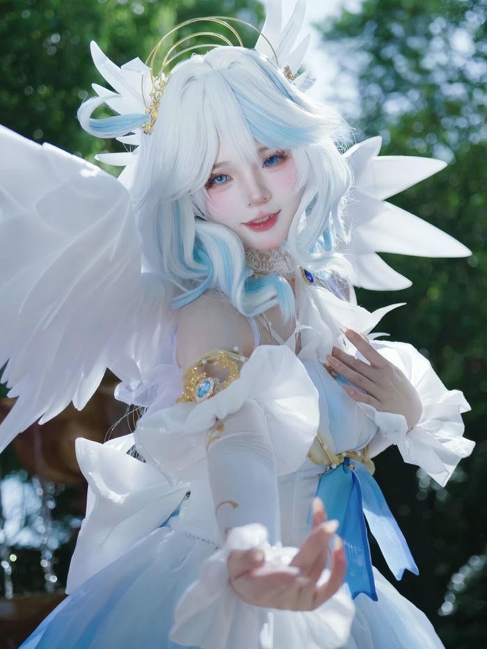 hình furina cosplay đơn giản đẹp