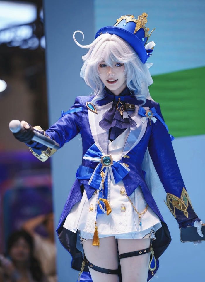 hình furina cosplay nhẹ nhàng đẹp