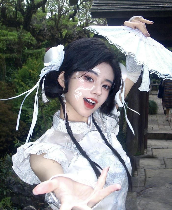 hình gái Trung Quốc ngầu cá biệt