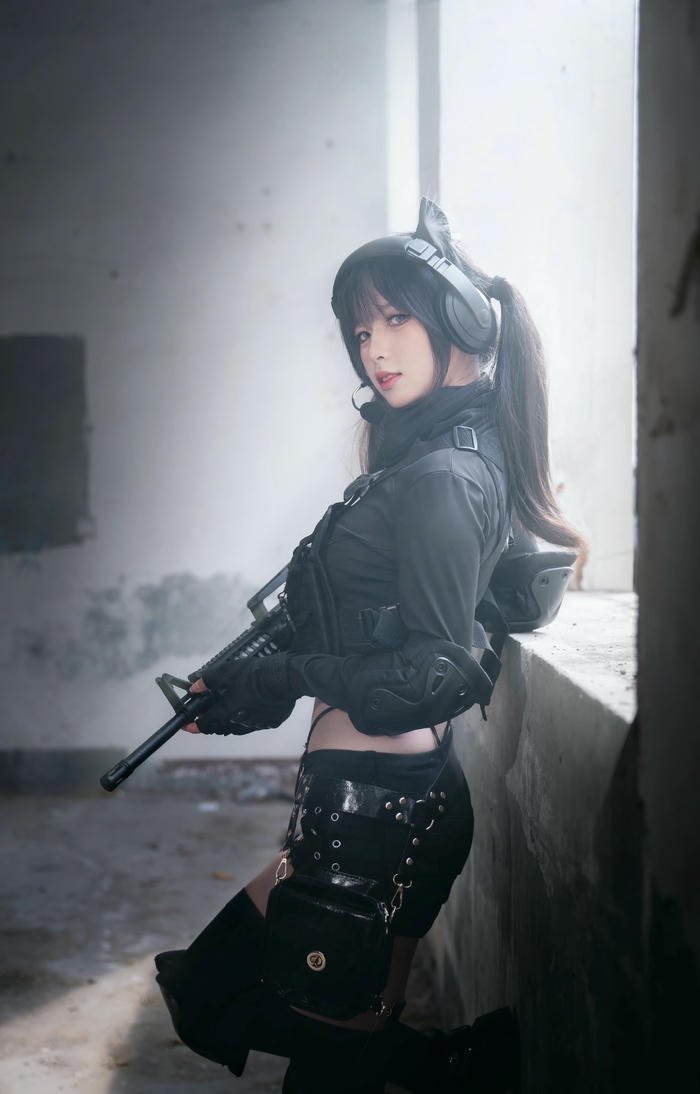 hình gái Trung Quốc ngầu giản lược