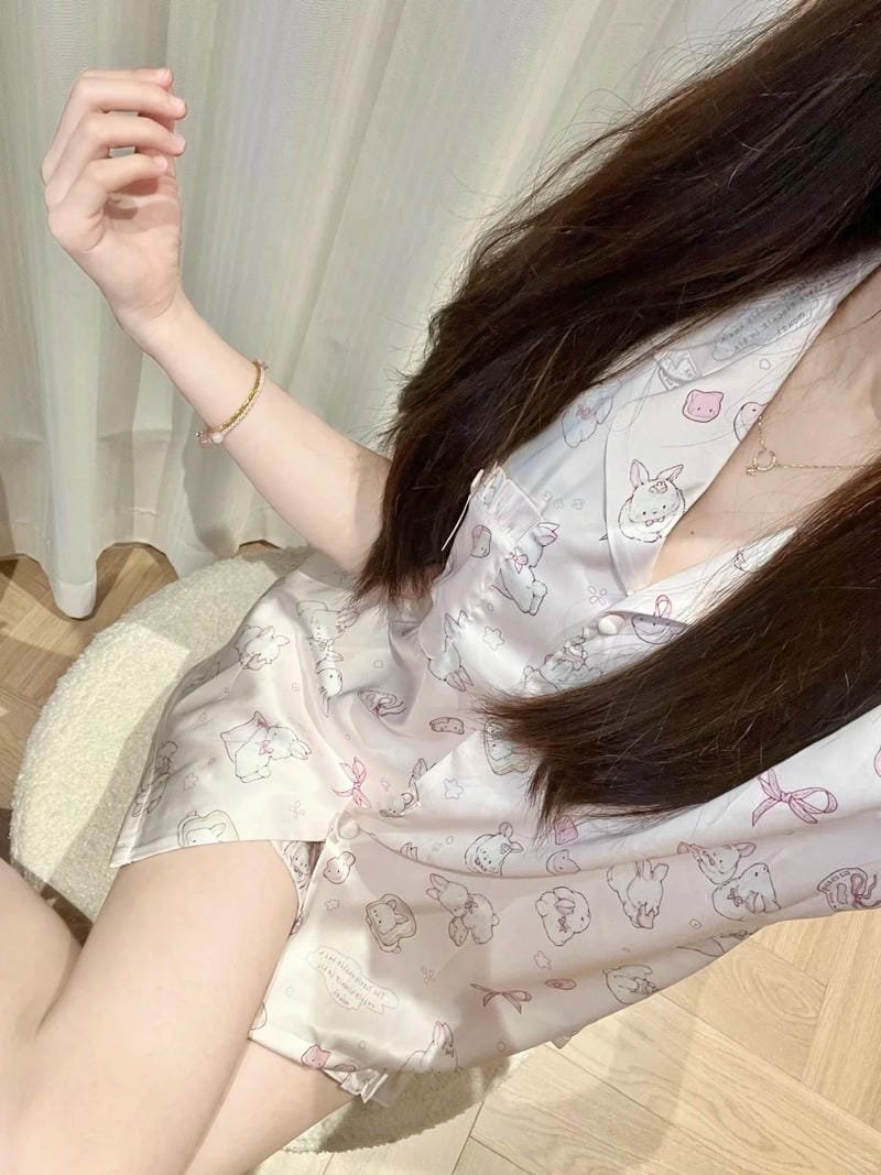 hình gái xinh đồ ngủ phong cách