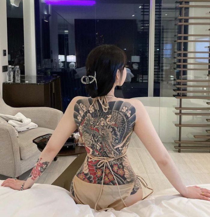 hình gái xinh xăm mình khí chất mạnh mẽ