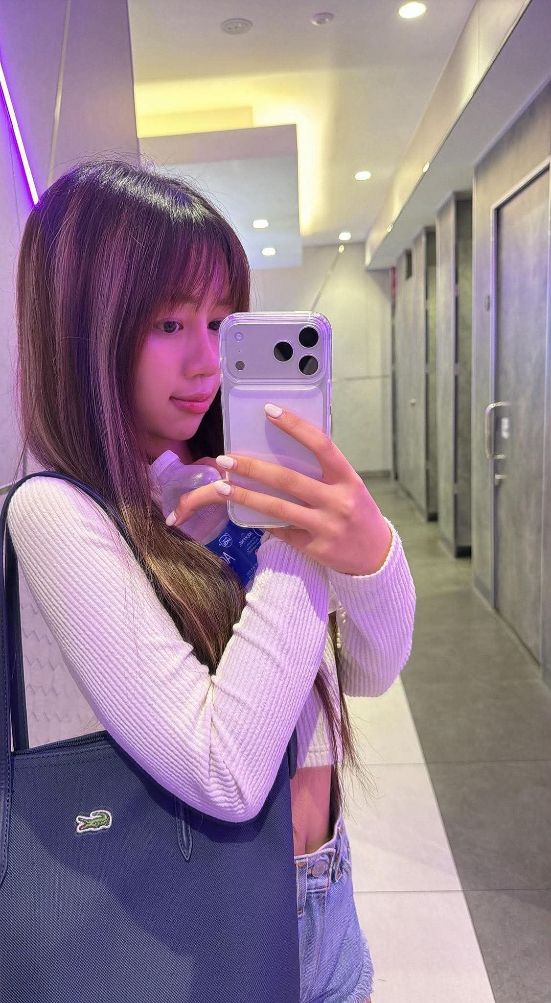 hình girl phố Huế góc nhìn thường ngày