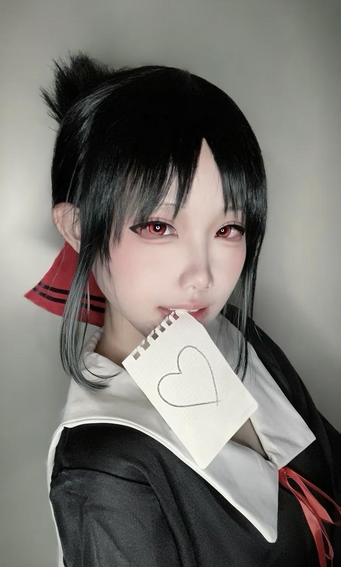 hình kaguya cosplay học sinh ưu tú