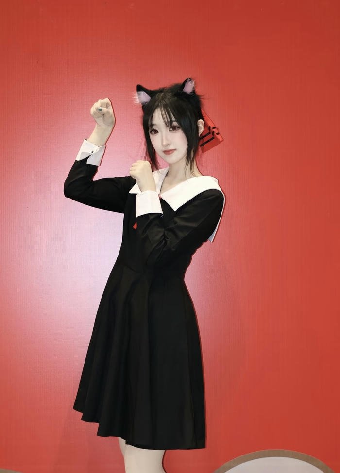 hình kaguya cosplay phong cách học sinh