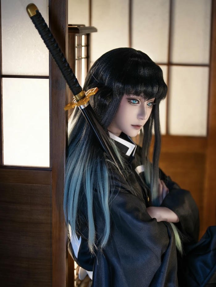 hình muichiro cosplay phong thái lạnh