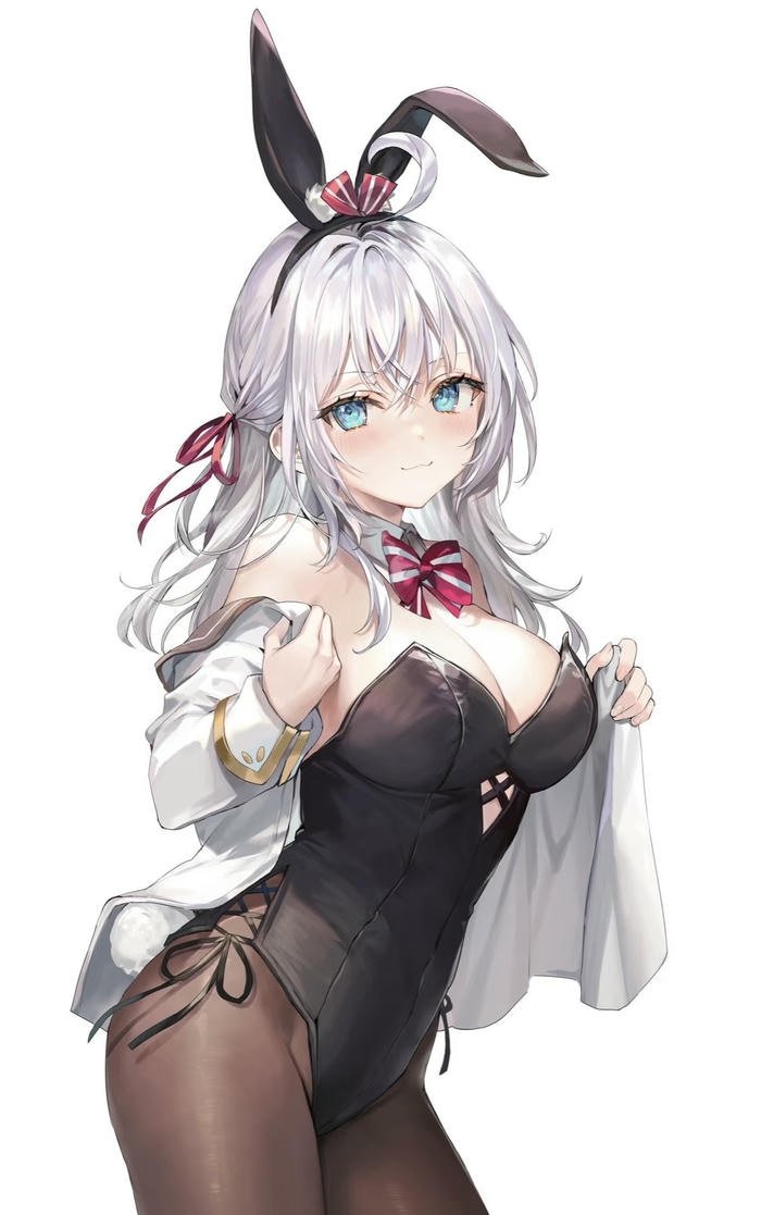 hình nhân vật anime nữ mặc bộ đồ gợi cảm