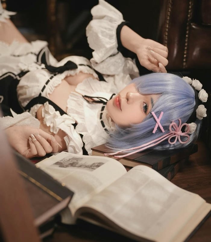 hình rem cosplay nét xinh xắn