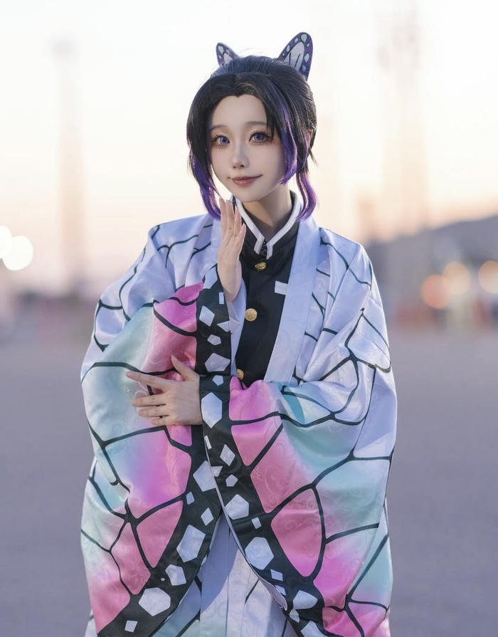 hình shinobu cosplay nhìn rất xinh