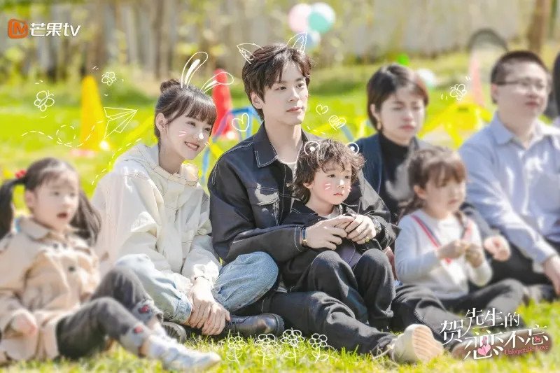 Hồ Ý Hoàn, Ngụy Triết Minh và diễn viên nhí Tôn Tư Trình