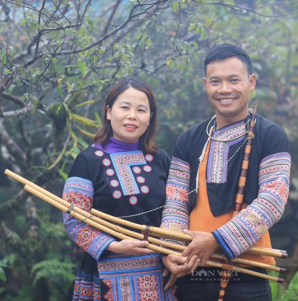 Homestay đẹp như tranh vẽ của vợ chồng A Páo với đồi chè xanh mướt, nơi đón khách du lịch
