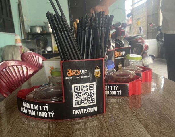 Hộp đựng đũa và gia vị mang logo OK VIP bị cảnh báo
