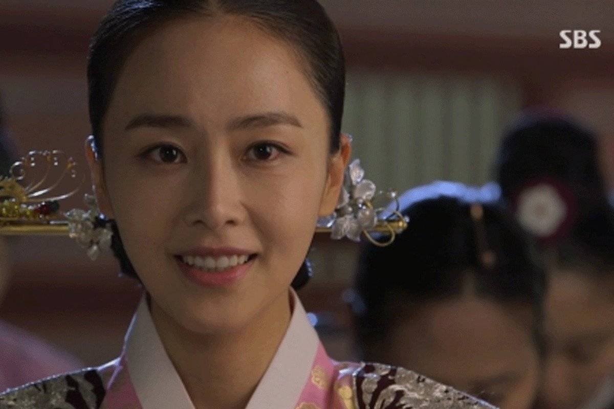 Jang Ok-jeong (Jang Hee-bin) với vẻ đẹp quyến rũ trong phim cổ trang