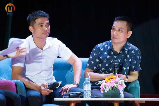 Khán giả tại talkshow "Không Sợ Ngã" lắng nghe những chia sẻ từ diễn giả