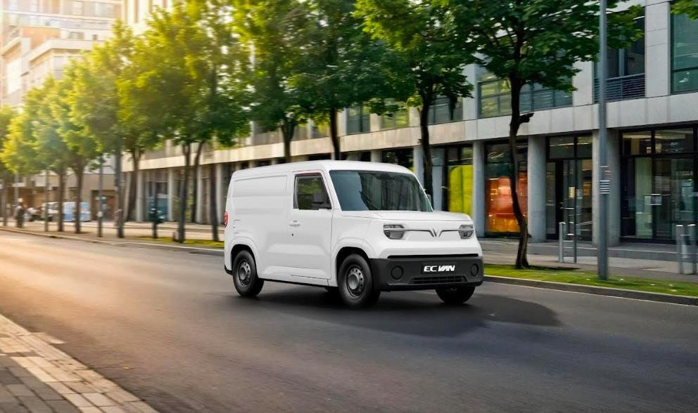 Khoang chứa hàng rộng rãi của xe tải điện VinFast EC Van phù hợp cho khởi nghiệp