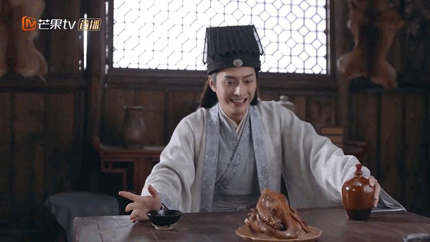 Lam Thanh Huyền và biểu cảm lươn lẹo khi bị bắt quả tang