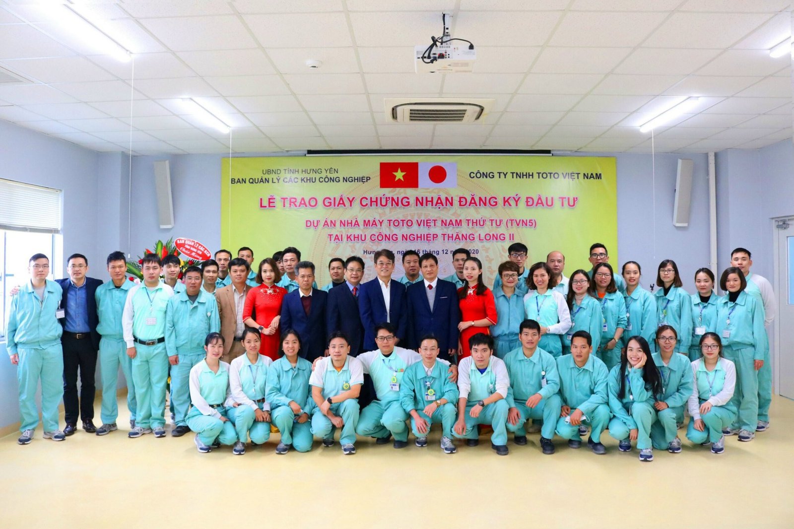 Lễ trao Giấy chứng nhận đầu tư cho TOTO Việt Nam tại KCN Thăng Long II Hưng Yên