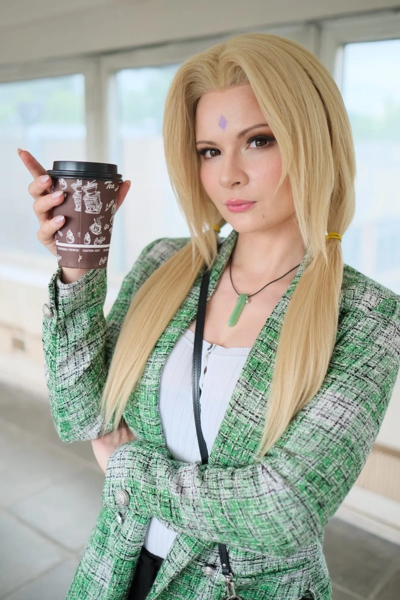 màn tái hiện cosplay tsunade khiến fan thích thú