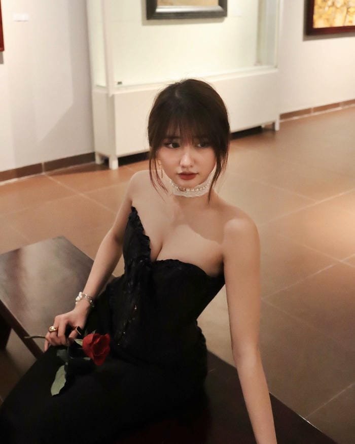 mang nét cuốn vũ thị khánh huyền bikini sexy