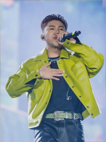 Mr. T là ai - Rapper Tằng Quốc Anh trong một buổi biểu diễn trên sân khấu