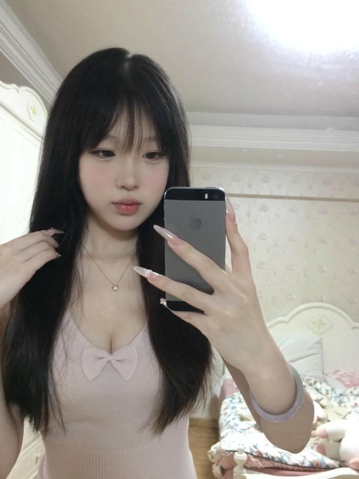 nét đẹp tự nhiên của gái xinh 2k3