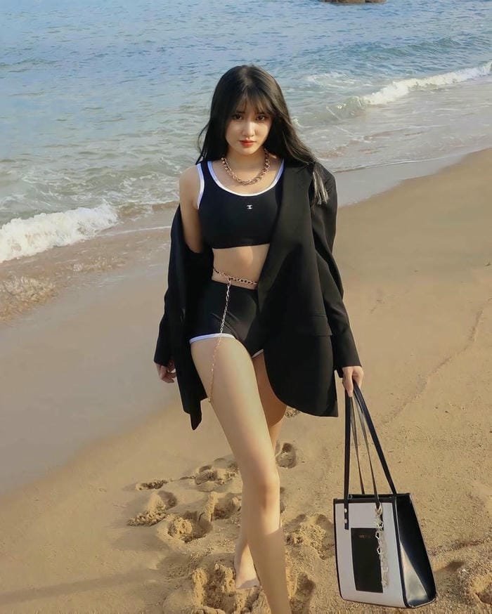 nét dịu dàng vũ thị khánh huyền bikini sexy dễ nhận ra