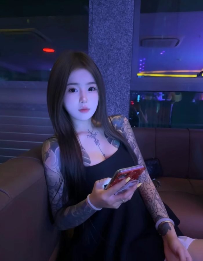 ngoại hình tạo thu hút gái xinh xăm mình