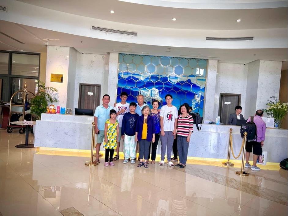 Nhân viên Resorts International Vietnam đồng hành cùng du khách