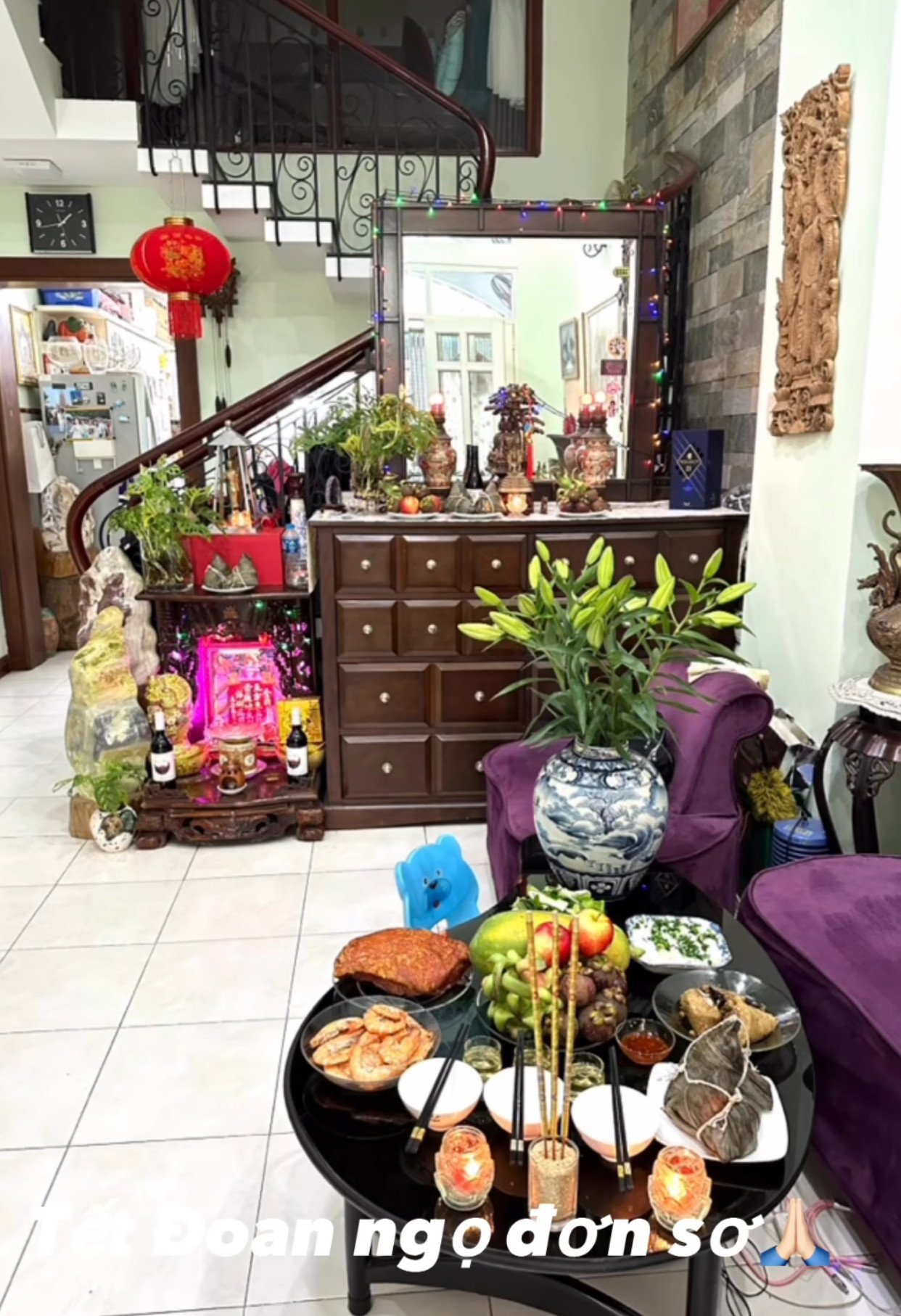 Nội thất giản dị bên trong ngôi nhà của gia đình Negav