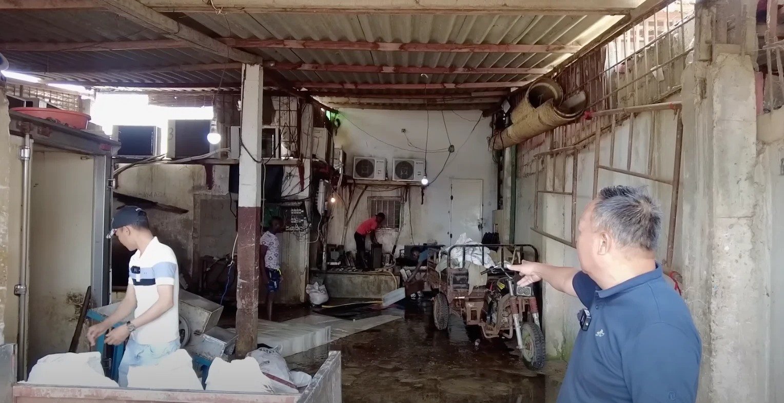 Ông Phạm Quang Quý quay trở lại xưởng đá, nơi khởi nghiệp của gia đình tại Angola