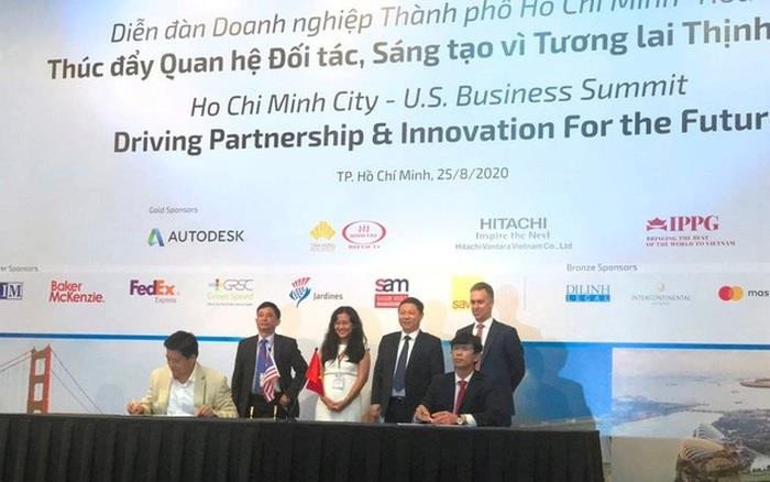 Ông Sonny Vũ CEO Arevo ký kết hợp tác về công nghệ in 3D tại Việt Nam