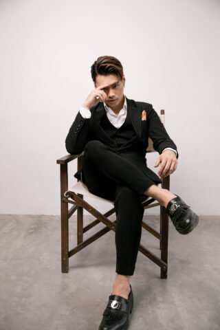 Phong cách trẻ trung của Ngọc Anh Người Ấy Là Ai khi đối mặt với truyền thông