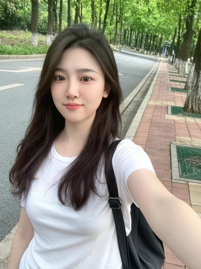 phong cách trong sáng gái 2k3 xinh