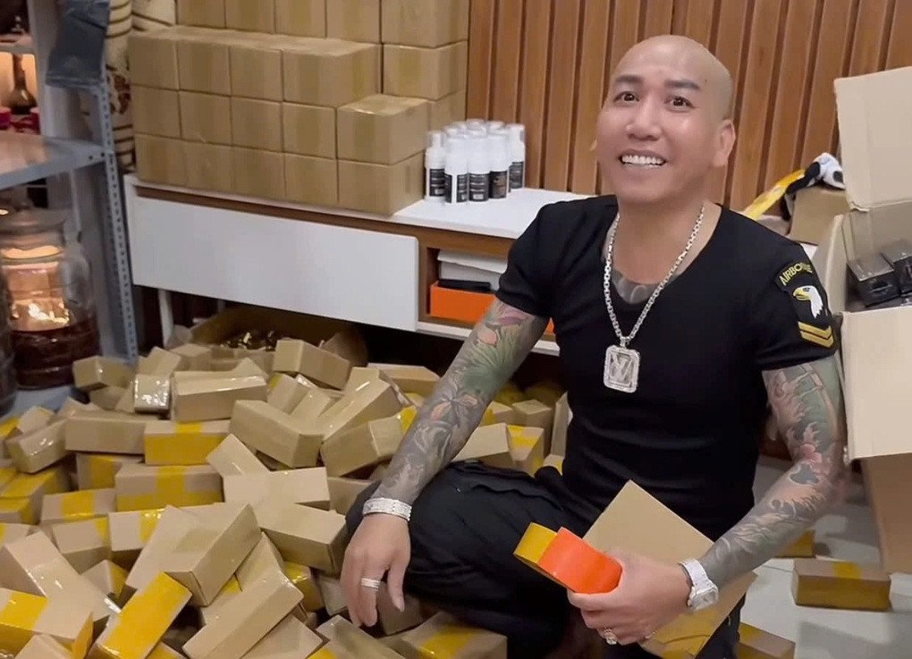 Phú Lê quảng cáo sản phẩm online trên mạng xã hội