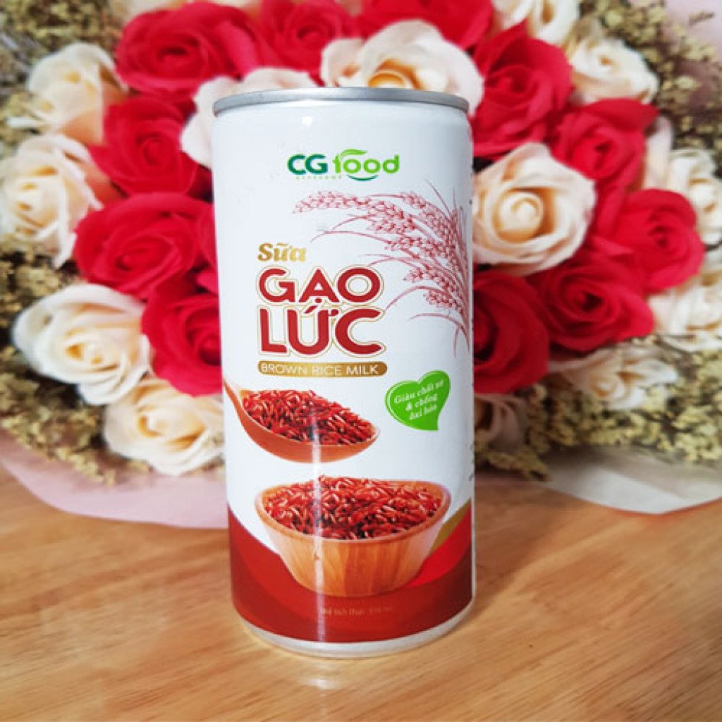 Quy trình đóng gói pin xe điện tự động tại nhà máy sản xuất ô tô hiện đại