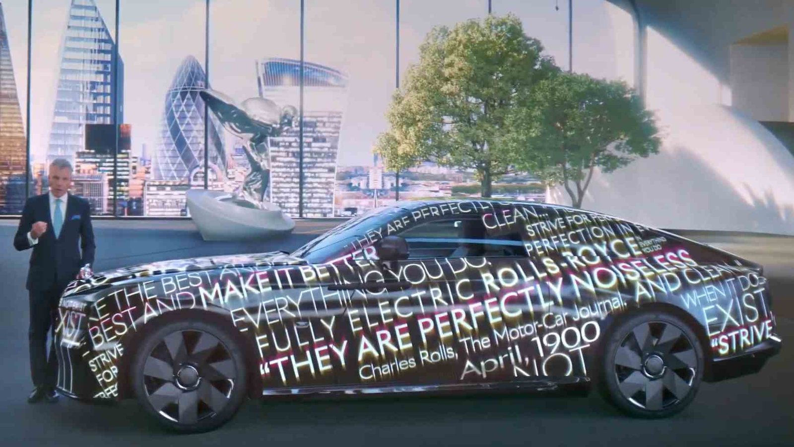 Rolls-Royce Spectre prototype trong quá trình thử nghiệm, mẫu xe điện đầu tiên đánh dấu kỷ nguyên điện khí hóa