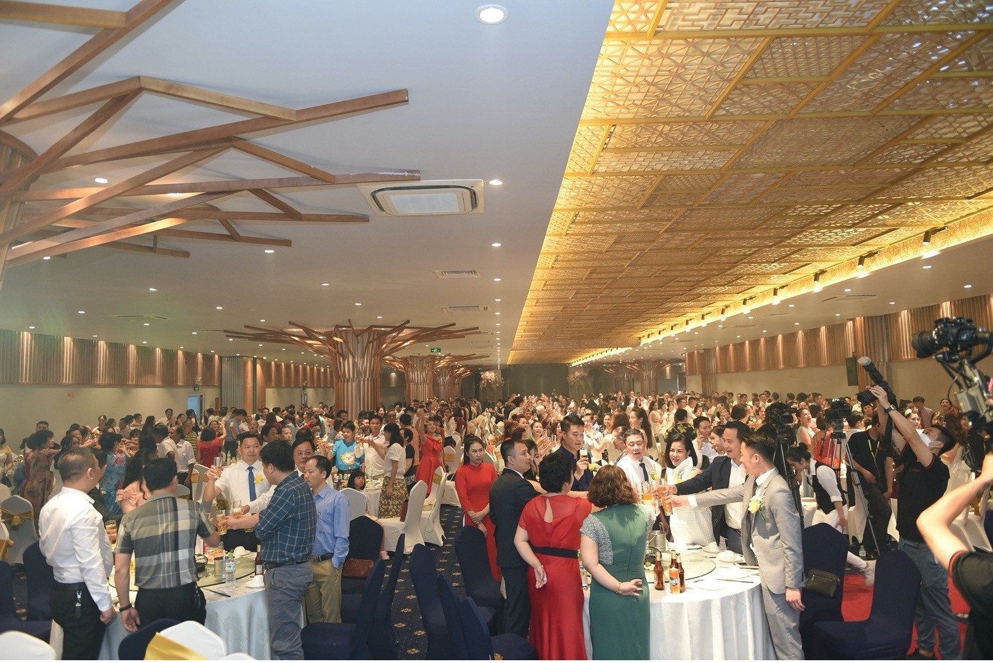 Thị trường ô tô Việt Nam với các sự kiện ngành sôi động