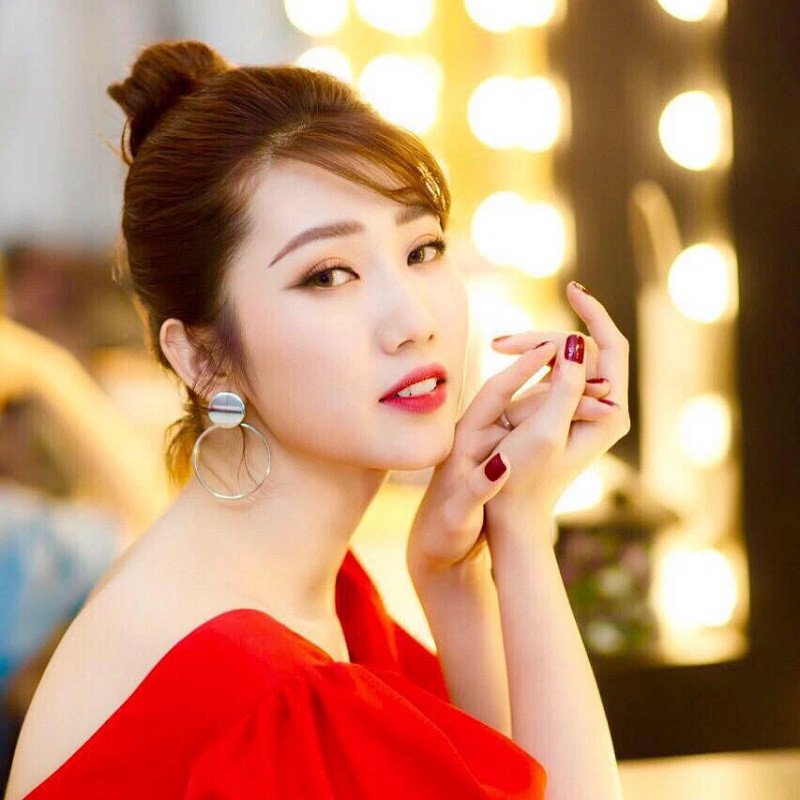 Thúy Ngân - Chân dung nữ diễn viên, người mẫu nổi tiếng