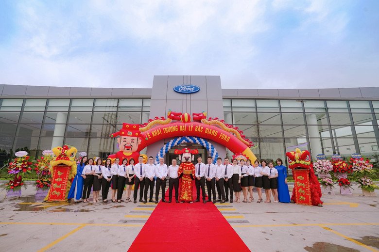 Toàn cảnh buổi lễ khai trương Đại lý Bắc Giang Ford