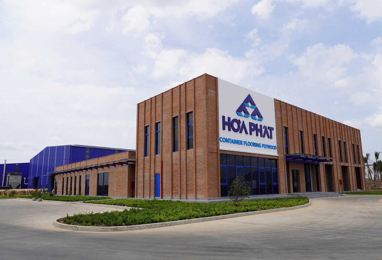 Toàn cảnh nhà máy sản xuất ván sàn Hòa Phát tại Bà Rịa - Vũng Tàu