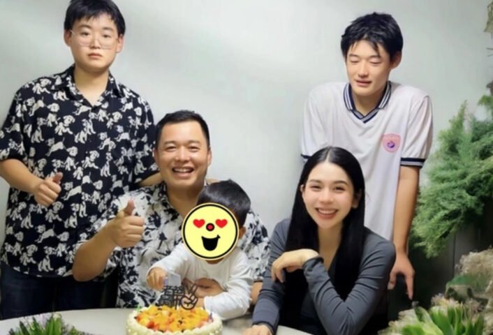 Tôn Bằng và gia đình trong chuyến đi