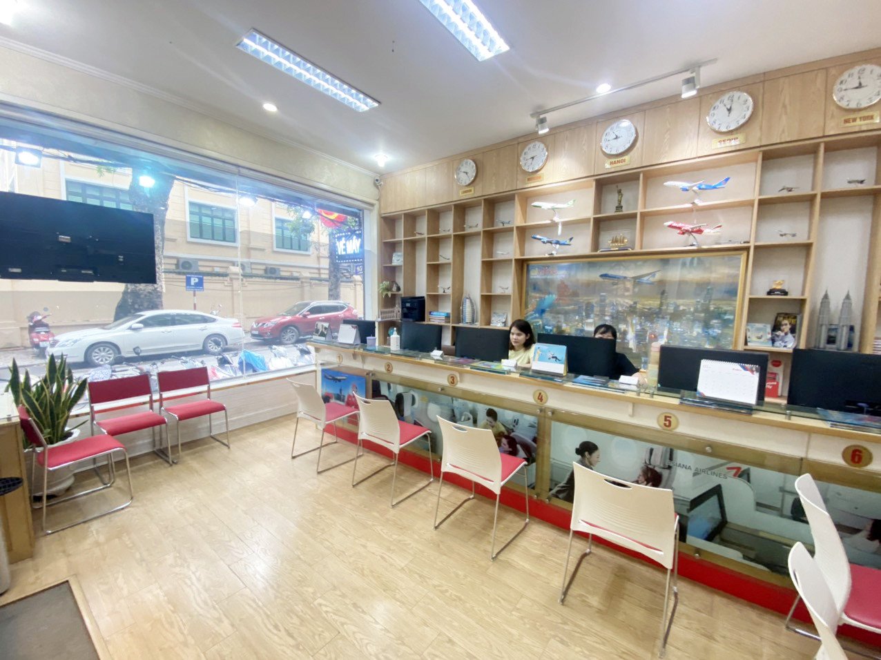 Văn phòng Aivivu hiện đại cung cấp dịch vụ đặt vé máy bay