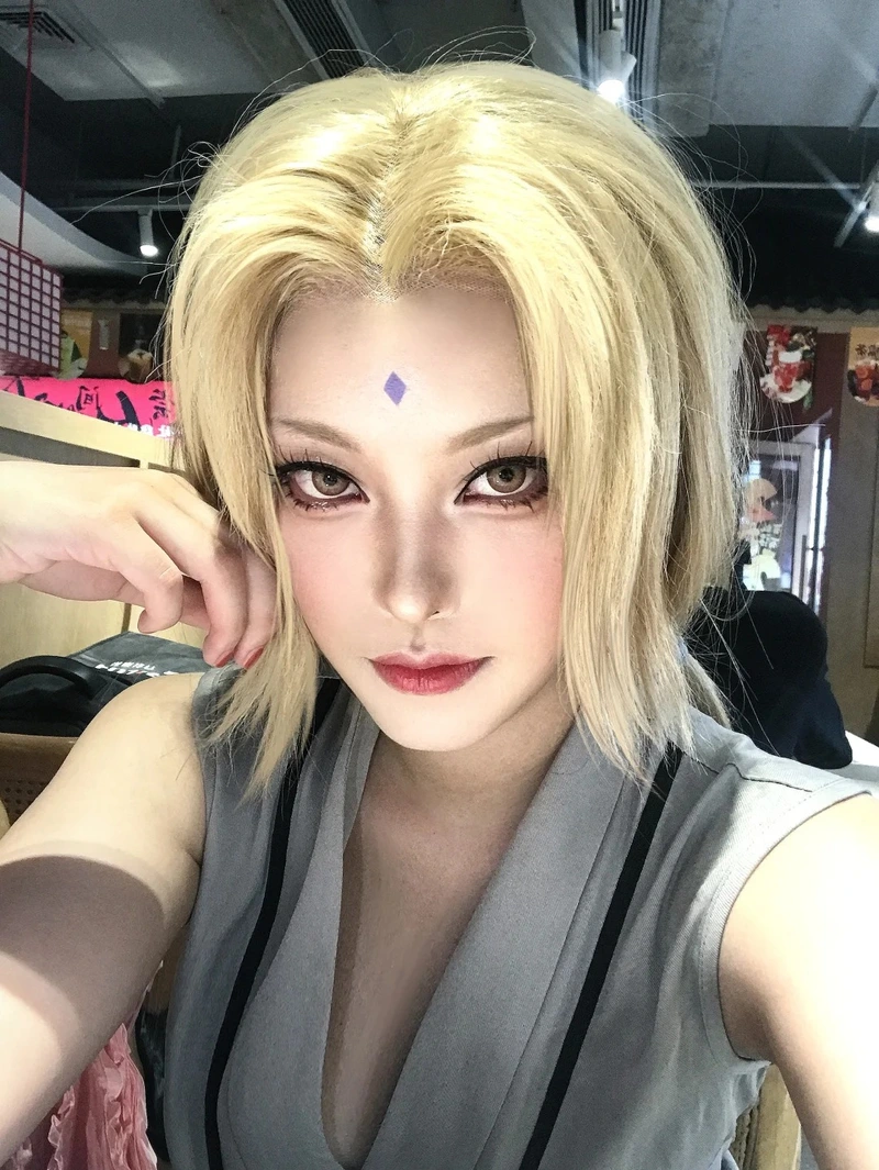 vẻ đẹp tsunade cosplay được tái hiện một cách sống động