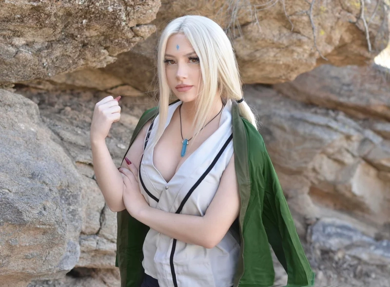 visual nữ hokage trong bộ tsunade cosplay cực chất